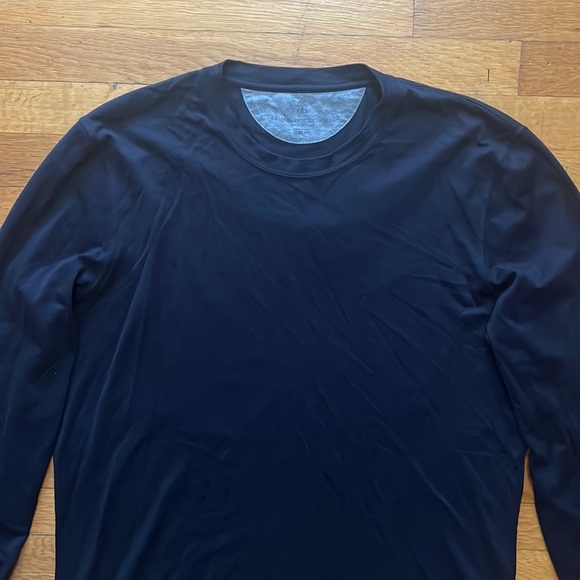 Brunello Cucinelli XL slim fit cotton crew. Pit to pit:22.5" Length:30" - Picture 4 of 10